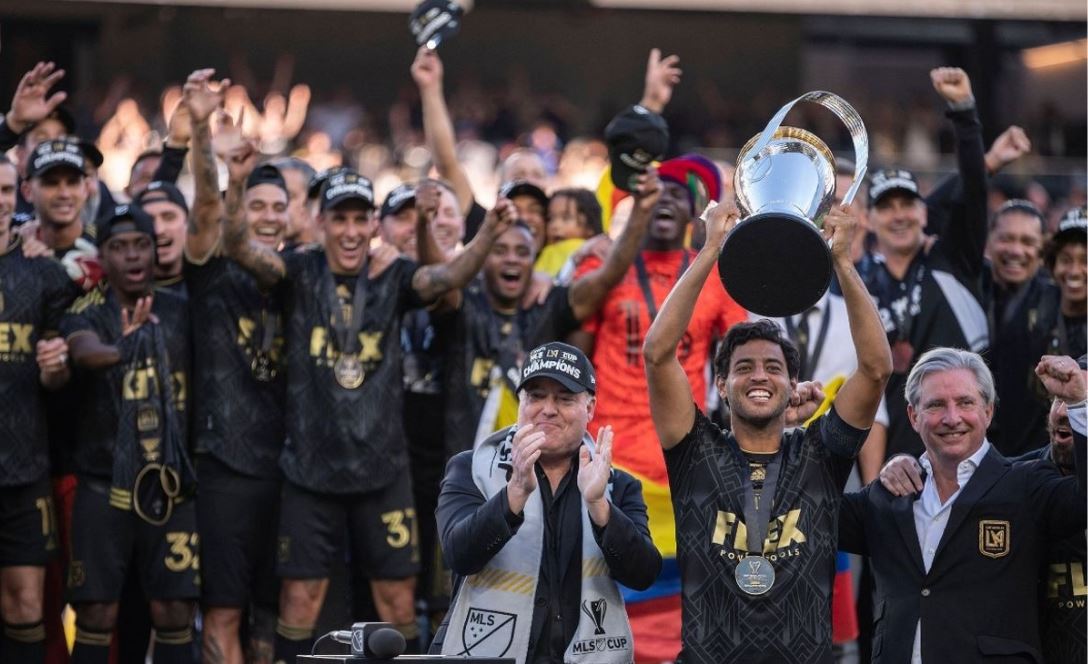 VDQG-My-la-giai-bong-da-nam-thu-hut-nguoi-ham-mo-hien-nay